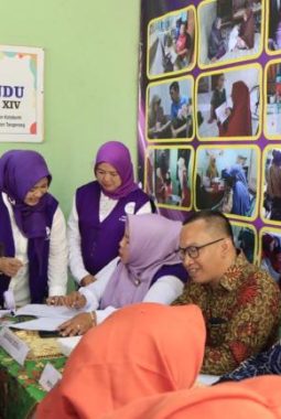Ketua Tim Pembina Posyandu Kabupaten Tangerang Tinjau Transformasi Layanan di Posyandu Matahari 14