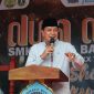 Bupati Tangerang Moch. Maesyal Rasyid memberikan motivasi kepada lulusan SMKS Gema Bangsa agar terus belajar, bekerja keras, dan mampu menciptakan peluang usaha mandiri. (Dok: Istimewa)
