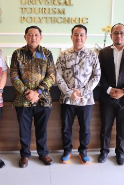 Kepala LLDIKTI Wilayah IV Tinjau Kesiapan Kampus UNITOP dan Polytechnic Volunteer di Tangerang