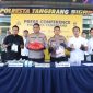 Kapolresta Tangerang Kombes Pol Andi Muhammad Indra Waspada Amirullah menunjukkan barang bukti hasil pengungkapan jaringan narkotika sintetis lintas wilayah.(Foto: Istimewa)