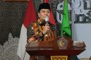 Bupati Tangerang Moch. Maesyal Rasyid ketika sambutan di Acara Tasyakkur dan Ikhtitam Angkatan XXXIII Santri Kelas VI Ma’had Tarbiyatul Mubtadiin Pasirnangka, Kecamatan Tigaraksa