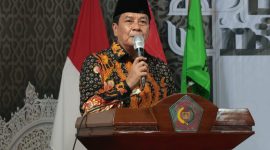 Bupati Tangerang Moch. Maesyal Rasyid ketika sambutan di Acara Tasyakkur dan Ikhtitam Angkatan XXXIII Santri Kelas VI Ma’had Tarbiyatul Mubtadiin Pasirnangka, Kecamatan Tigaraksa