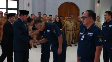 Bupati Tangerang Lantik 10 Jurusita Pajak Bapenda, Tekankan Sikap Humanis dan Profesional