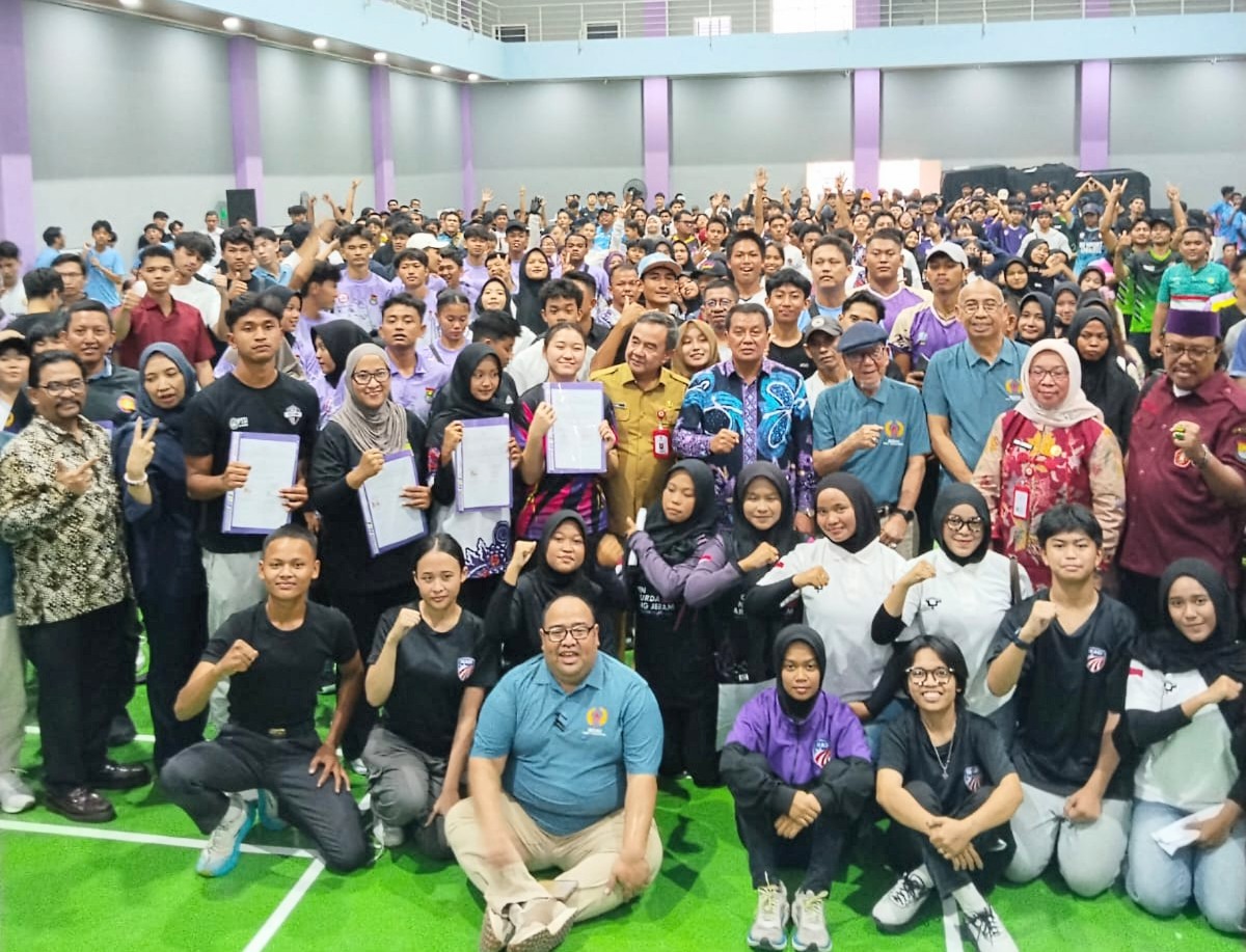 Foto : Bupati Tangerang, Sekda, Kadispora, Ketua KONI, Para Atlet dan Pelatih