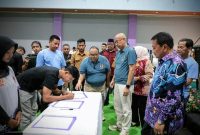 Foto : Bupati Tangerang, Moch. Maesyal Rasyid, menghadiri penandatanganan kesepakatan kerja atlet dan pelatih kontingen Kabupaten Tangerang. 