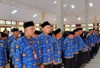 Foto : Bupati Pandeglang, Raden Dewi Setiani, saat melantik 132 pejabat administrator, pengawas, dan kepala UPT Puskesmas di Aula Pendopo Pandeglang, Senin (6/7/2026).