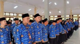 Foto : Bupati Pandeglang, Raden Dewi Setiani, saat melantik 132 pejabat administrator, pengawas, dan kepala UPT Puskesmas di Aula Pendopo Pandeglang, Senin (6/7/2026).