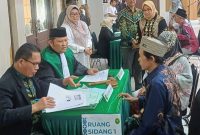 Sebanyak 267 pasangan suami istri (pasutri) di wilayah Daerah Pemilihan (Dapil) 1 Kabupaten Tangerang mengikuti Sidang Isbat Nikah Terpadu, Jumat (17/7). 