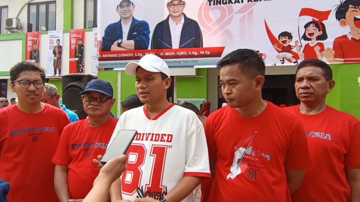 Acara dibuka secara resmi oleh Kepala Kantor Kemenag Kabupaten Tangerang, H. Akhmad Jubaedi, S.Ag., M.Pd., didampingi Kepala Subbagian Tata Usaha, H. Moh Iqro, S.Ag., M.Sy. dan Ketua Panitia H. Iwan Irwandi, M. Pd