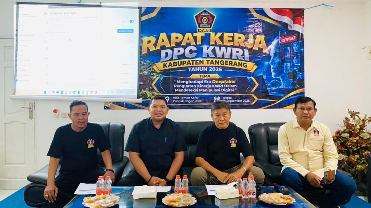 Ketua DPC KWRI Kabupaten Tangerang Heriyanto bersama jajaran pengurus dan anggota saat mengikuti Rapat Kerja (Raker) kepengurusan masa bakti 2026–2029 di Kabupaten Tangerang,